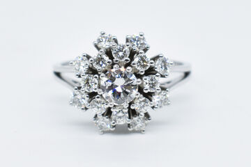 Ring 14 Kt WG Brillanten