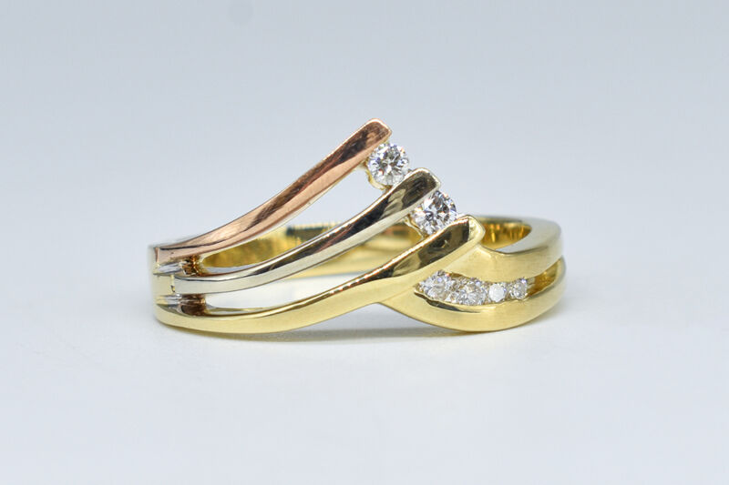 Ring 14 Kt tricolor Brillanten