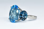 Ring 18 K Blue topaze