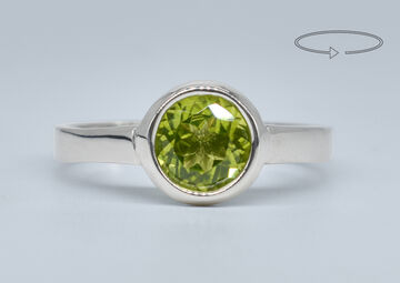 Ring 18 K Peridot