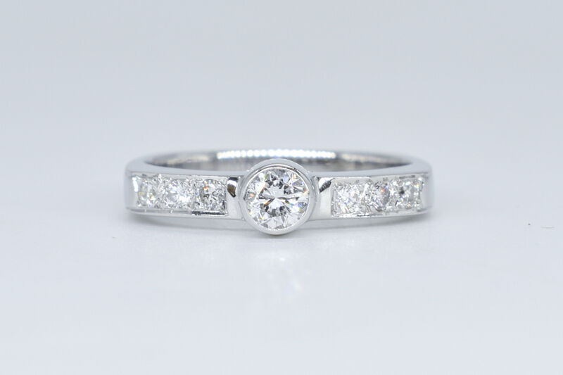 Ring 18 Kt WG Brillanten