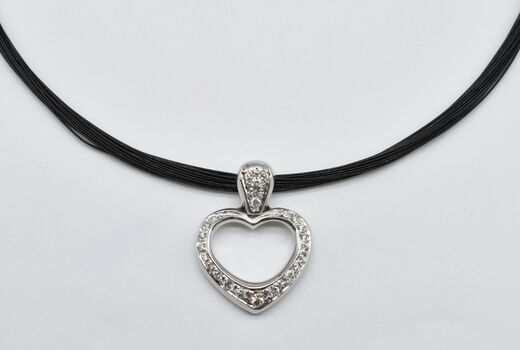 heart shaped pendant 14 K diamonds