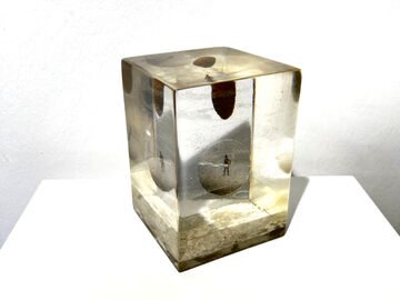 Das Leichte schwebt, das Schwere fällt, 2025