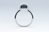 Ring 18 Kt WG Blautopas 