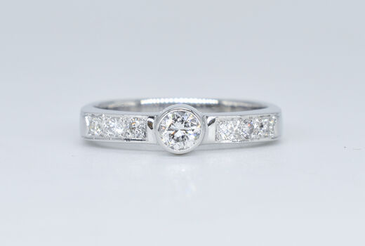 Ring 18 Kt WG Brillanten