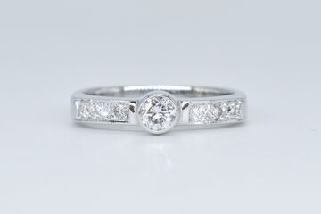 Ring 18 Kt WG Brillanten