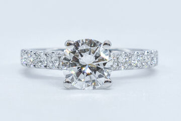 Ring 18 Kt WG Brillanten