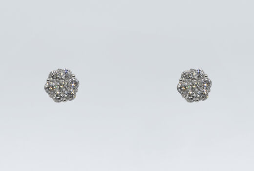 Studs 14 K diamonds