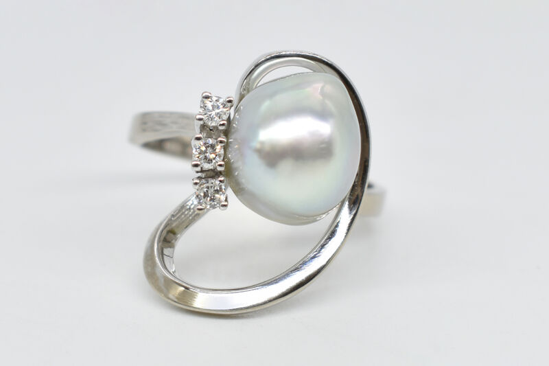 Ring 14 K diamonds pearl