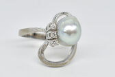Ring 14 K diamonds pearl